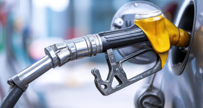 Refuel gas at station